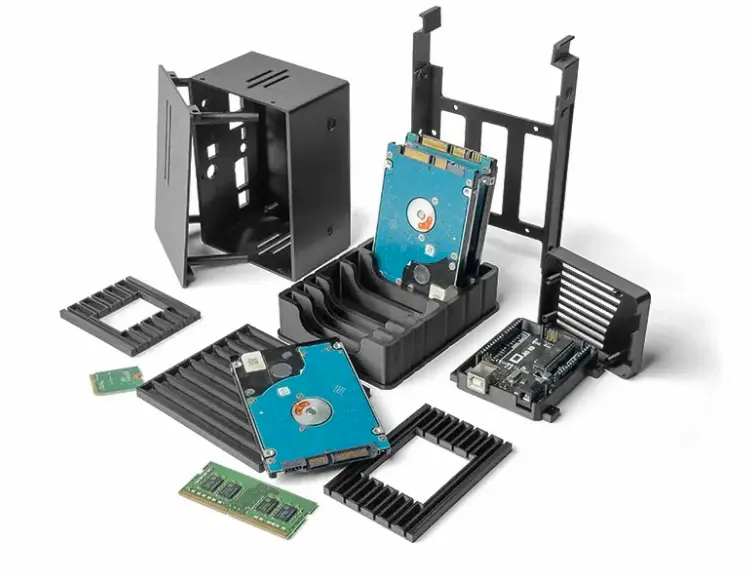 Favism3D: Impresión 3D con PETG ESD para componentes electrónicos, prototipos y cajas con protección antiestática. Varias piezas y carcasas para electrónica impresas en 3D con filamento PETG ESD negro, ideales para protección antiestática.