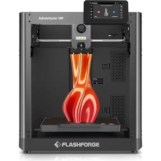 Impresora 3D Flashforge Adventurer 5M con diseño cerrado, pantalla táctil intuitiva y alta compatibilidad de filamentos. Ideal para principiantes y entornos educativos.