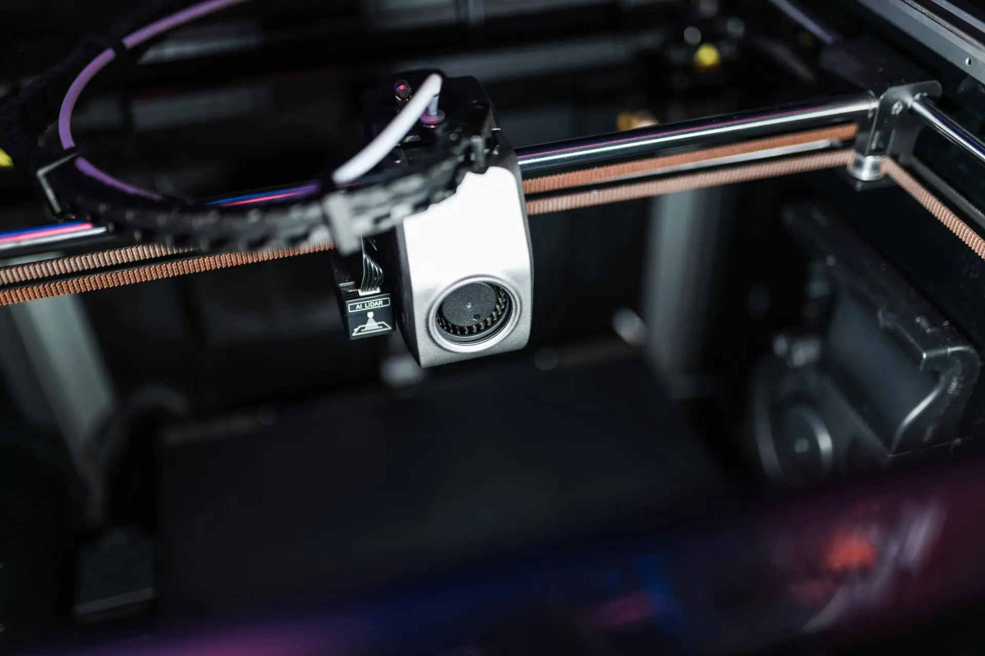 Tecnología de impresión 3D FDM de precisión para tus proyectos | Favism3D Cabezal de impresión de impresora 3D FDM con filamento listo para extrusión